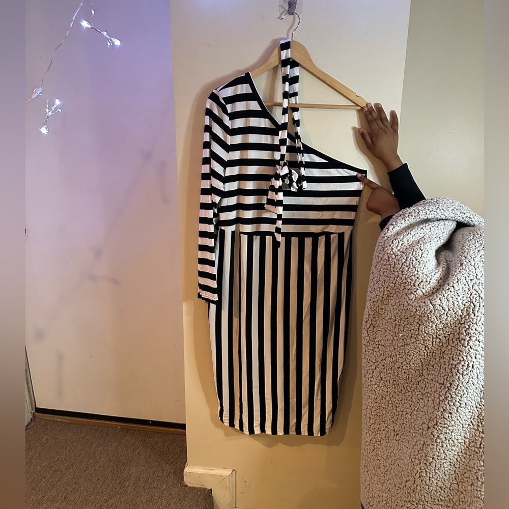Women, black/white off-the-shoulder, dress size L/XL